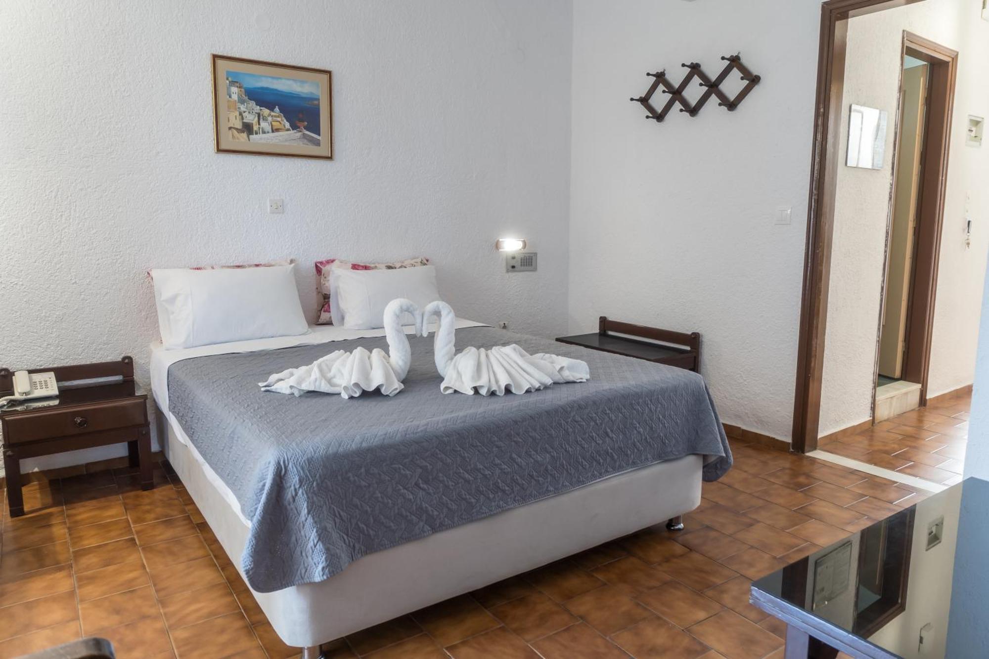 Hotel Malia Holidays Bagian luar foto